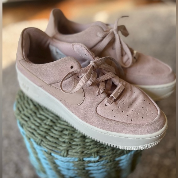 Nike Air Force 1 Sage Low size 8.5 - Picture 1 of 15